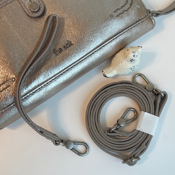 The Sak Iris Genuine Leather Smartphone Wallet Crossbody - Picture 6 of 9